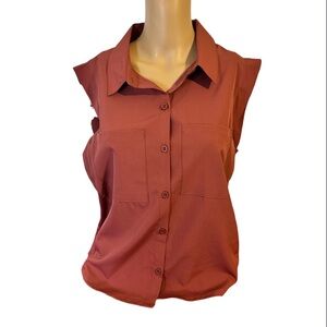 Evereve Sleeveless Button-Down Shirt in Dusty Pink